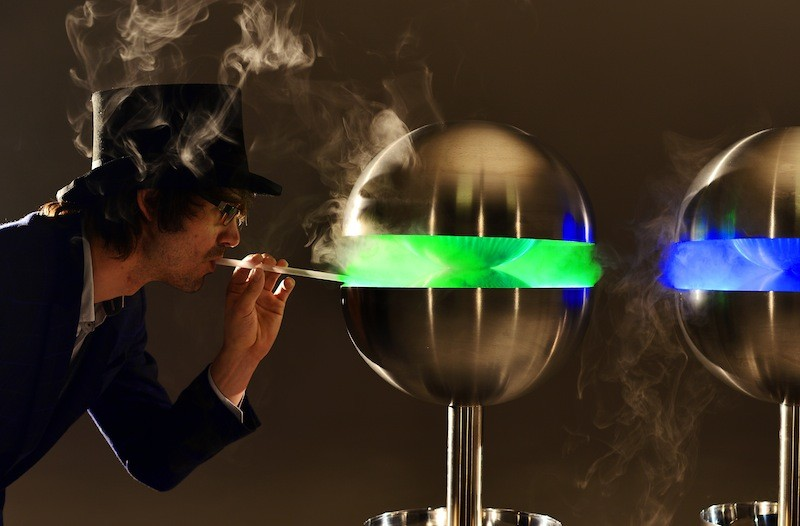 Illustration for article titled This machine produces edible mist in 200 delicious flavors